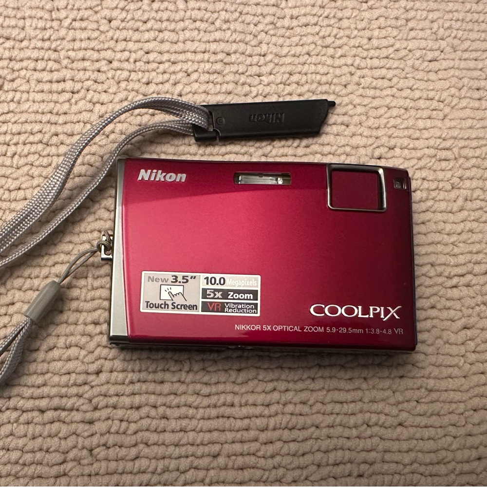 Nikon Coolpix S60 10MP Digital Camera (Crimson Red)